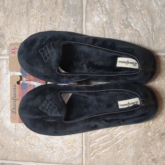 Dearfoams Memory Foam Black Slippers - Picture 2 of 10